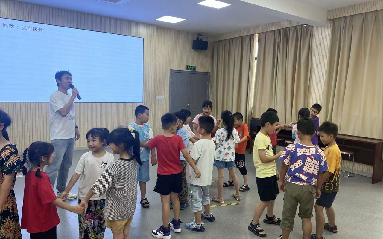 楚雄龙观乡中心学校